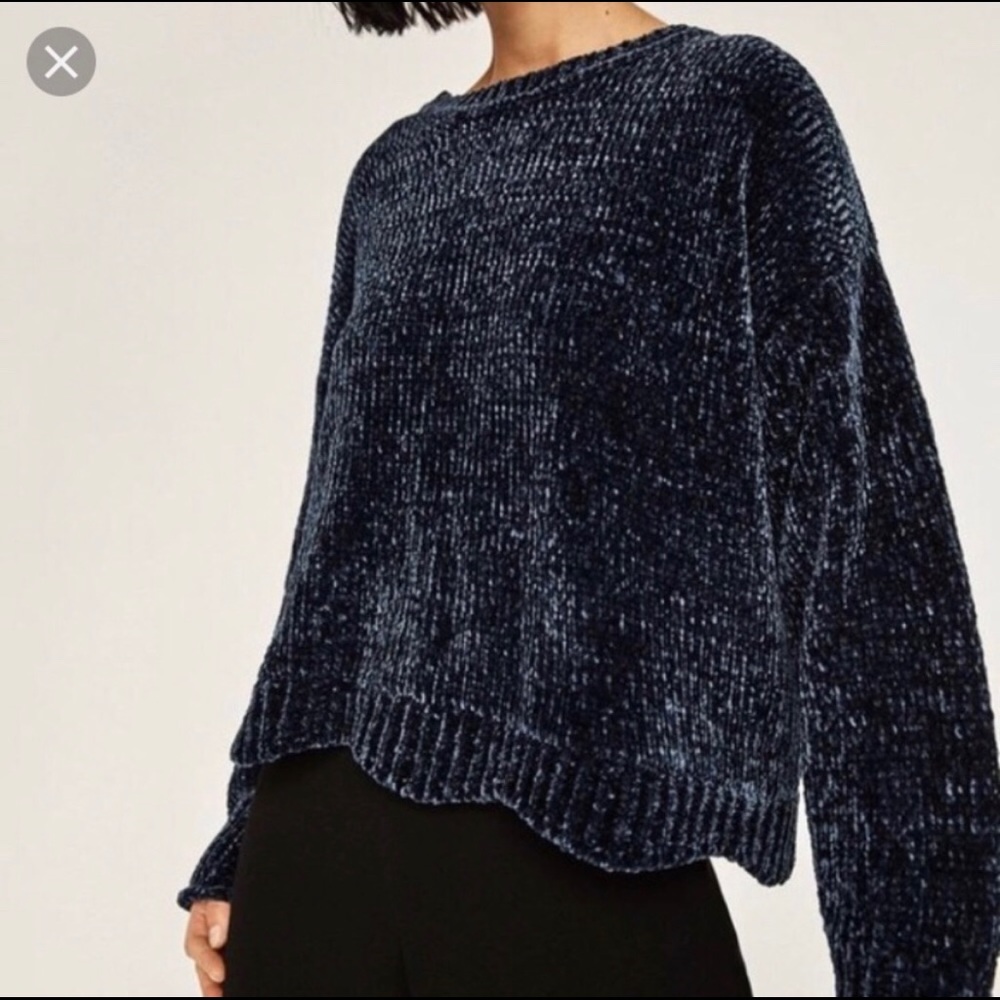 Zara Blue Navy Chenille Cropped Sweater Small